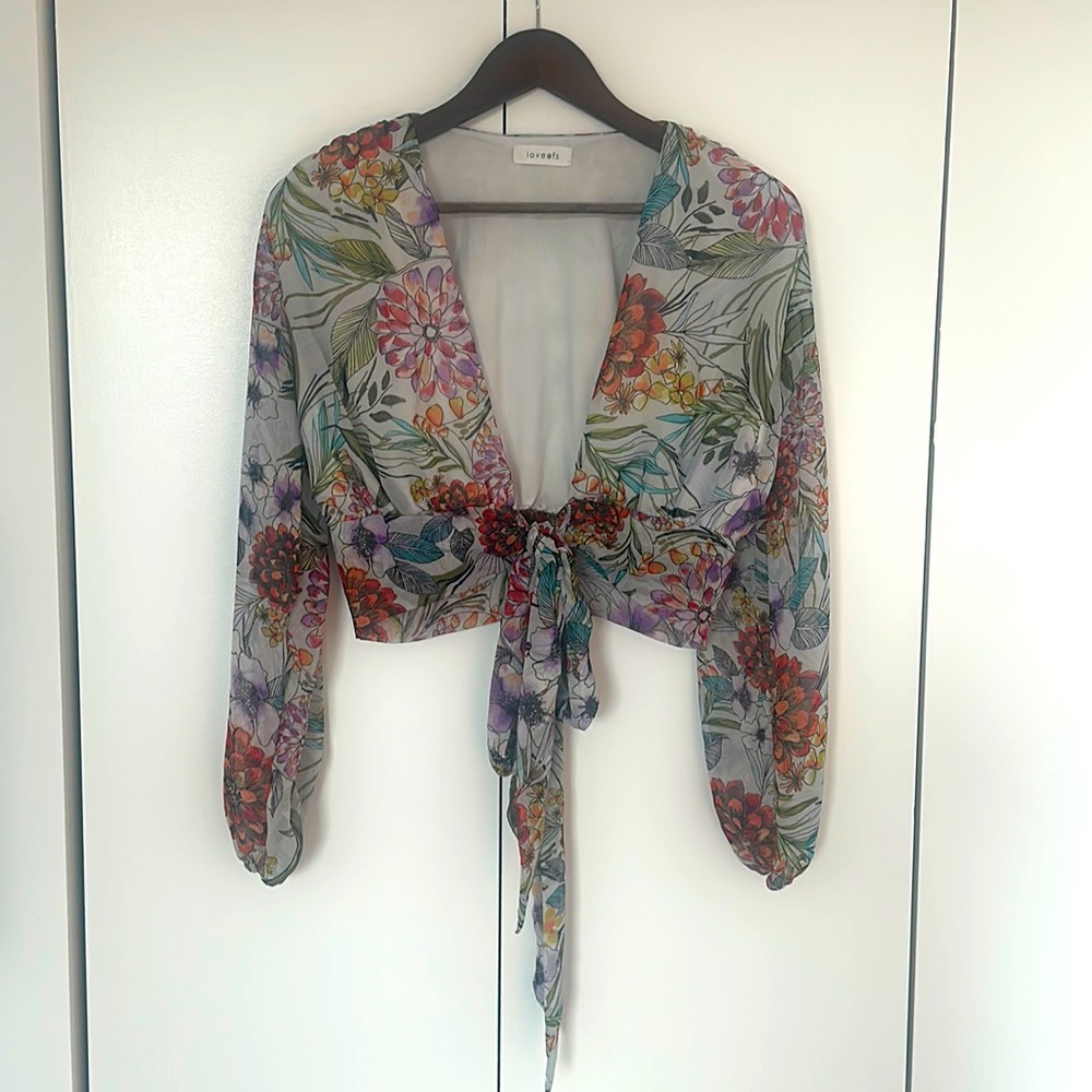 Front Tie Floral Crop Top